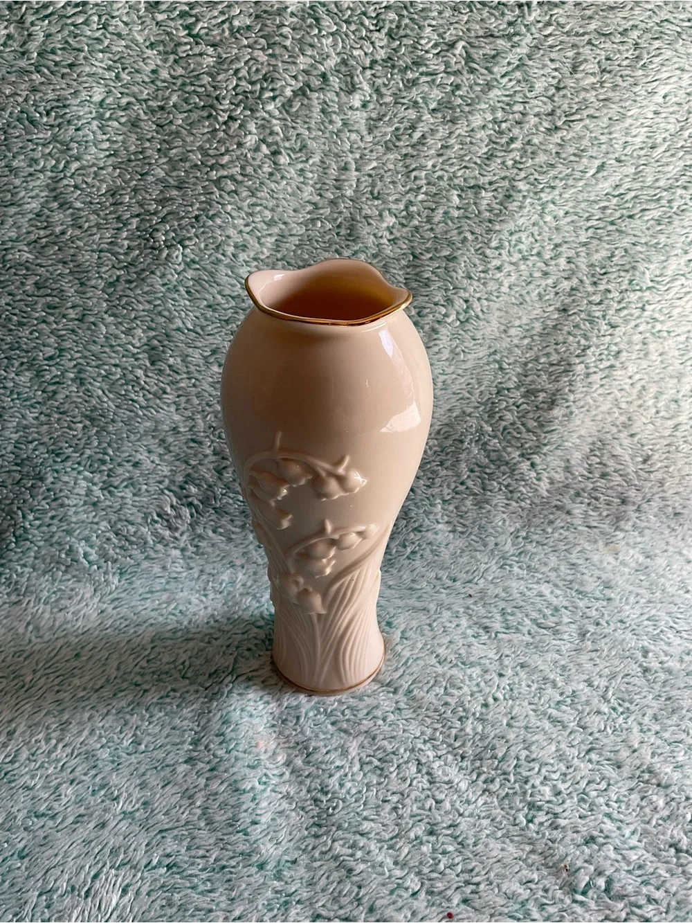 LENOX Lily Of The Valley Bud Vase Embossed With Gold Trim Ivory 5.25